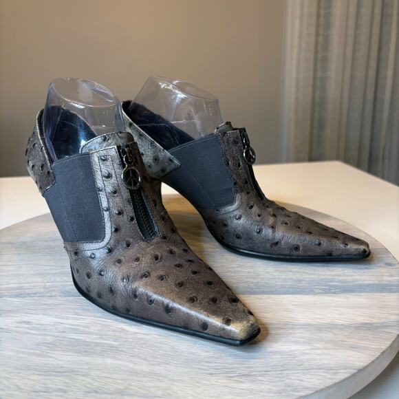 Donald J Pliner Gray Leather Faux Ostrich Embossed Pointed Toe Pumps Size 7.5 - Picture 3 of 14